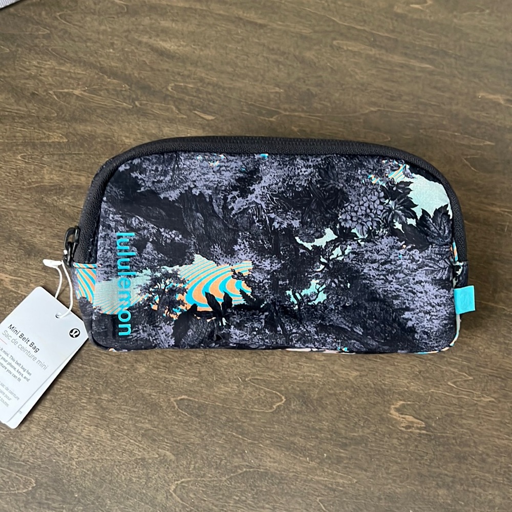 Lululemon belt bag